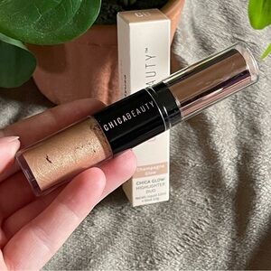 *NIB* 4 for 16$ Chica Beauty Champagne Glow Highlighter Duo- Stick and Liquid